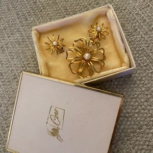 Vintage Coro Brooch and clip earring set